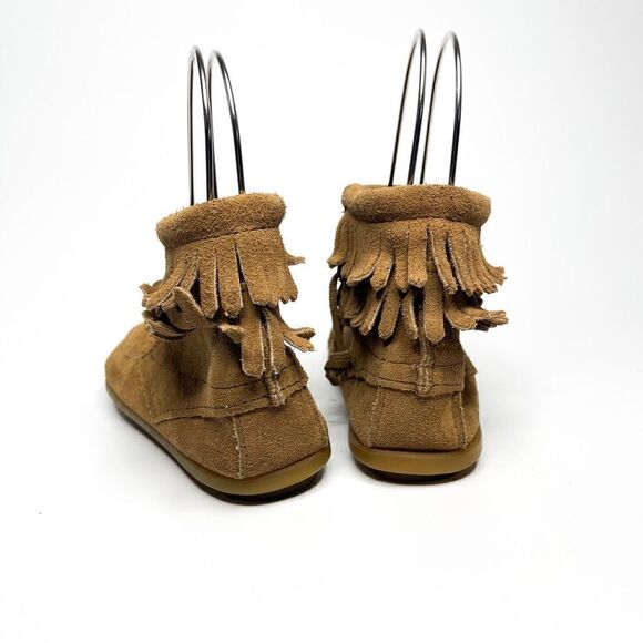 🍋 Minnetonka • Girls’ Double Fringe Side Zip Moccasin Bootie Size 4 - Picture 4 of 9